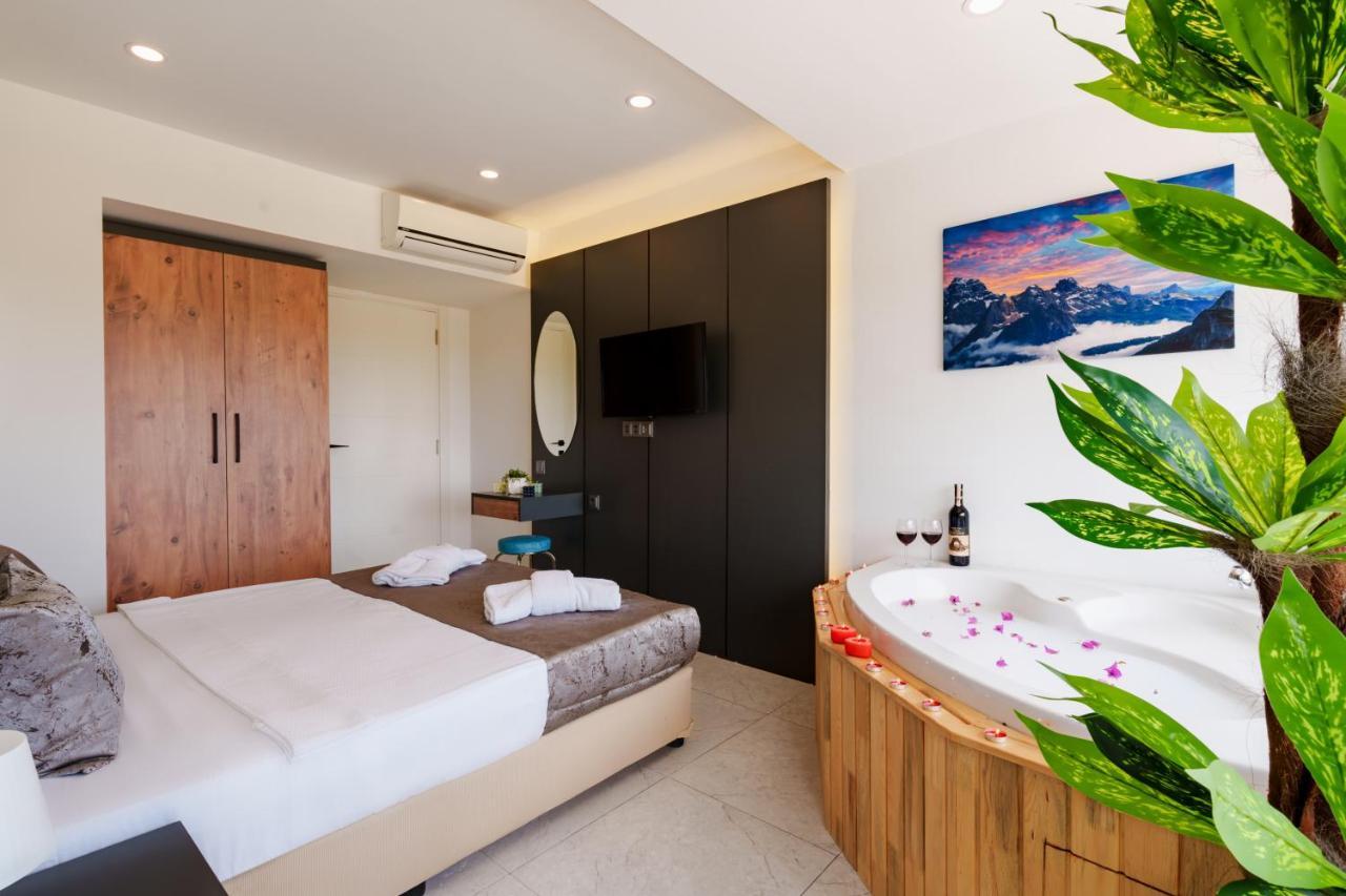 Suite mit Queensize-Bett und Whirlpool