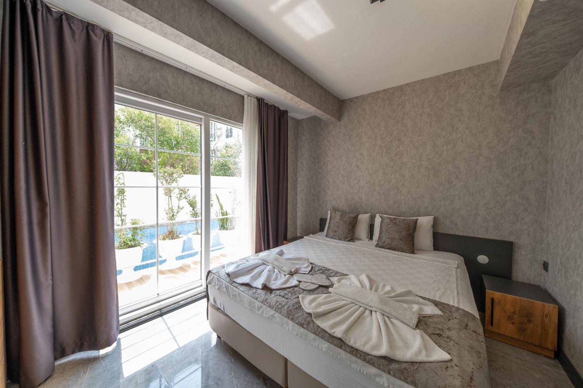 Deluxe Suite mit Whirlpool-Badewanne